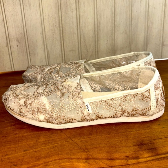 Toms Womens Alpargatas Rose Gold Metallic Hibiscus Floral Lace Size 7.5 … - Picture 7 of 15